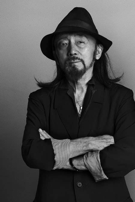 yohji yamamoto biography.